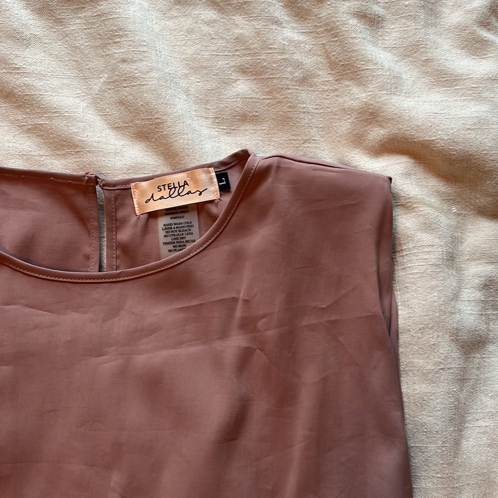 Pink open back top - Picture 3 of 3
